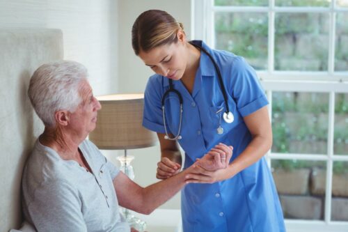 GLI INFERMIERI DI FAMIGLIA E/O COMUNITA', PROTAGONISTI DEL CAMBIAMENTO E DEI NUOVI MODELLI ASSISTENZIALI. LE NUOVE SFIDE DEL PNRR. RETI DI PROSSIMITA', CASA DELLA COMUNITA', OSPEDALI DI COMUNITA', CASA COME PRIMO LUOGO DI CURA